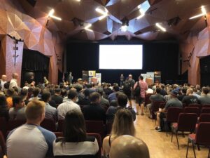 Excitement as #lca2018 is about to kick off! @developerjack is warning up the crowd. https://t.co/9YNZyDrhio