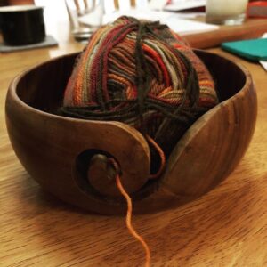 What a beautiful yarn bowl! Thanks @quiltin_momma. ❤️ https://t.co/9cLB5WUlHt https://t.co/HujTBdx3e2