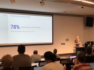 78% of time is spent in a user's top three apps. (I'd be interested in seeing how Twenty skews those stats! 😂) @samthor #lca2018 https://t.co/IfxSShXMfv