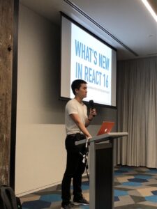 Learning what's new in React 16 from Lucas Chen, visiting from Brisbane. #reactsydney (💯 on that disclaimer...) https://t.co/YpS5bGag3U