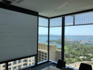 I see now why they pulled the blinds. THAT VIEW! 😍 Meetings in this conf room most be very difficult, @QuantiumAU. 🌞🌊⛵️ https://t.co/A8N8Q1iL0n