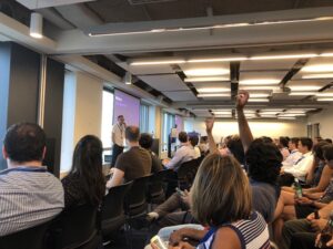 First speaker is @orchyluke talking about what data science is and what skills you need. Lots of prospective data scientists here! #sydneymachinelearning https://t.co/6S7yCCOhGe