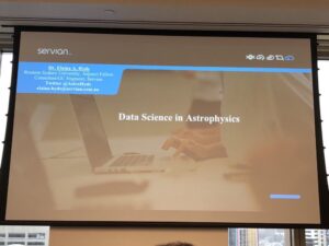 Second speaker is @AstroHyde talking about data science in astrophysics. SWEEEET. #sydneymachinelearning https://t.co/2um6mtBOiz