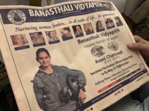 Ending the day with a wonderful story from an Indian Air Force veteran about India’s first women fighter pilot to fly a Mig-21 solo. It was in the paper TODAY. “So basically she just proved we wasted 50 years.” 😂👏 #AgileIndia2018 #iwd2018 https://t.co/ivDQ5FWQ86