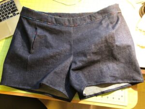 Blog post: Colette Iris Shorts - in which I exhaustively document yet another sewing project (with 90 photos!) and rant about the devaluation of the skills involved in making clothes. 😵 https://t.co/HQ8d1cSRU7 https://t.co/JB9KAQJzjL