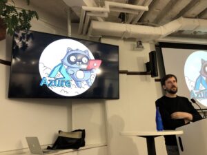 This is a very Yank-heavy #sydjs (and I have no problem with that!). Next is @holtbt talking about GraphQL and serverless. @sydjs https://t.co/irk8GWJmOC