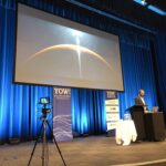 Major geekery as @tomaszbednarz ends his talk with demoscene visualisations based on 2001: A Space Odyssey. All graphics and music in just 64kB! #YOWData https://t.co/xAnfGxkpYe