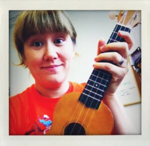 Look at this effing hipster with her new ukelele! Now I just need to learn how to play it...