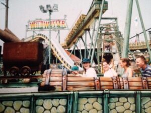 Another photo from Germany, summer of '94, this time with Leeanne Forbes Foster in Düsseldorf! (Still wearing that hat...)