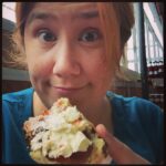Proof for @roseredshoes that I did, in fact, garnish my scone correctly.
