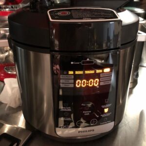 We bought a multicooker on the weekend to replace our old rice and slow cookers. First test: rice cooker pancake! 😍🥞